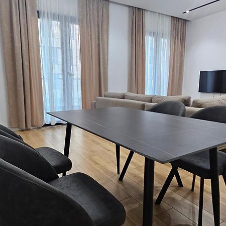 Free Parking Tirana Modern Escape Apartamento Exterior foto